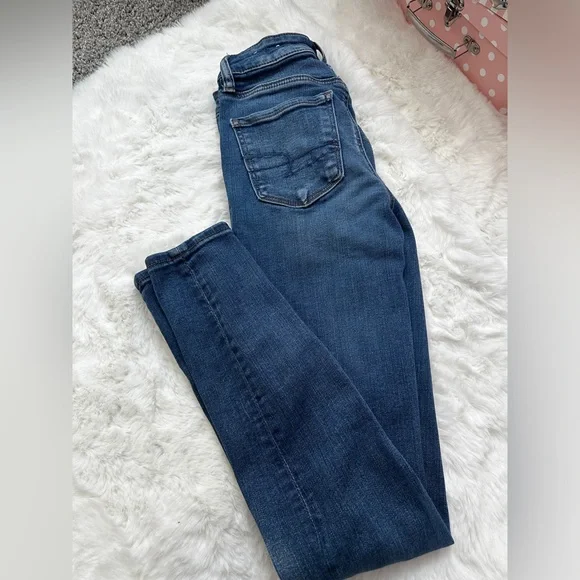 American Eagle Hi-Rise Distressed Jeggings - Picture 16 of 16